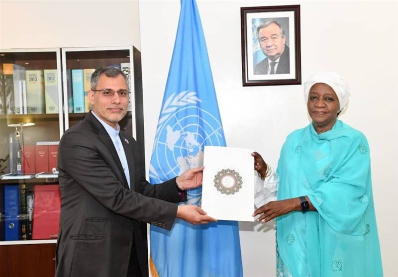 تقدیم اعتبارنامه نماینده دائم ایران به مدیرکل دفتر سازمان ملل در نایروبی