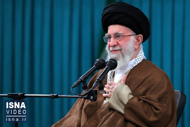 جمعی از بانوان با رهبر انقلاب دیدار میکنند