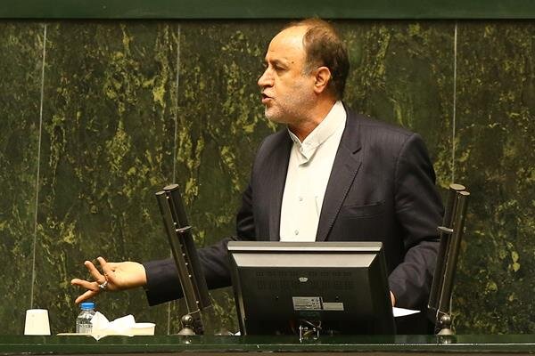 حاجیبابایی: بودجهای که همسانسازی حقوق بازنشستگان در آن نباشد از درِ مجلس بیرون نمیرود