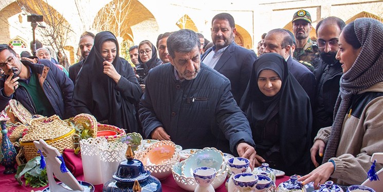 حاشیهنگاری سفر وزیر میراث فرهنگی| وقتی آقای وزیر کارت کشید!