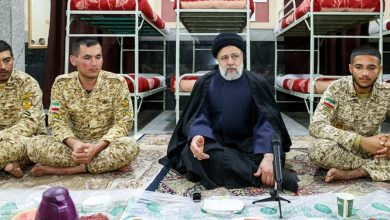 حضور شب یلدایی رئیسجمهور در کنار سربازان