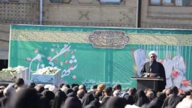 دشمن جریان انقلابی را با توطئه به شکل دیگری به مردم نشان میدهد