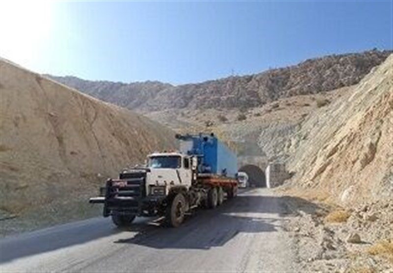 دکل ۱۰۲ تعمیراتی مناطق نفتخیز جنوب با موفقیت جابهجا شد