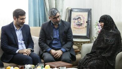 دیدار طحاننظیف با خانواده شهید «قدیر سرلک»