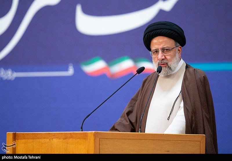 رئیس جمهور وارد قم شد