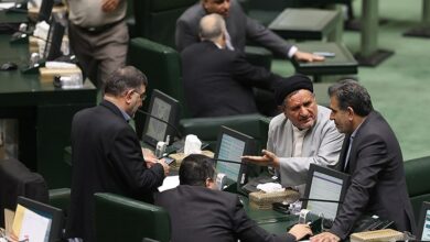 رایگیری در مجلس به دلیل اختلال در سامانه با قیام و قعود انجام میشود