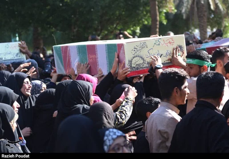 سلام هرمزگان بر قهرمانان خوشنام وطن/ عطر لالههای گلگون در هرمزگان پیچید + فیلم و تصاویر