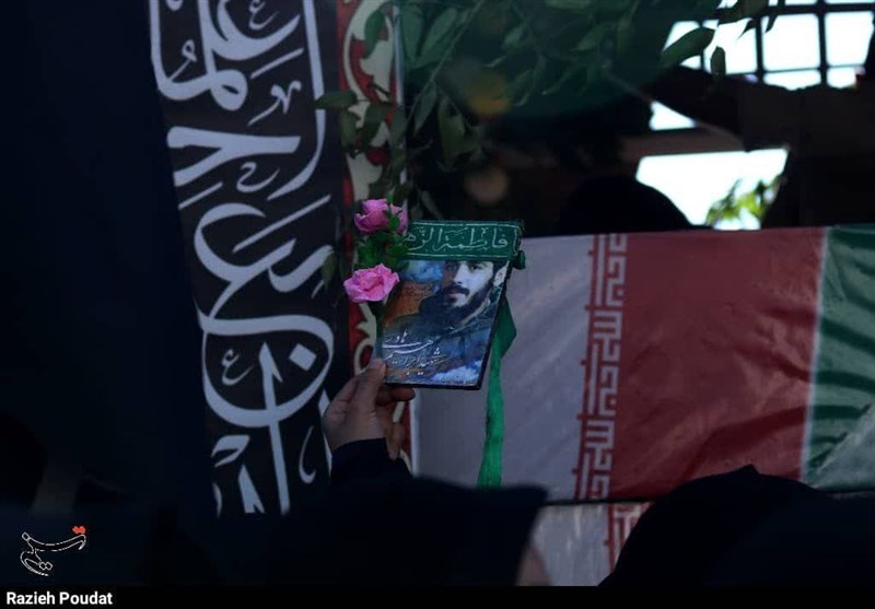 سلام هرمزگان بر قهرمانان خوشنام وطن/ عطر لالههای گلگون در هرمزگان پیچید + فیلم و تصاویر