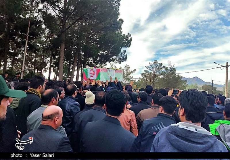 سنگ تمام بجستانیها در تشییع شهید حمله تروریستی راسک/ پیکر شهید اکبری مزار در زادگاهش آرام گرفت + فیلم