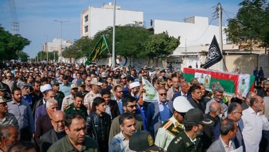 سنگتمام بوشهریها در تشییععلی دشتبوری شهید مدافع امنیت+عکس و فیلم