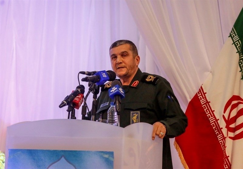 سپاه و کمیته امداد ۴۰۶۸ سری جهیزیه بین زوجهای جوان نیارمند لرستانی توزیع کردند