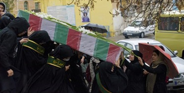 شرکت ۱۰ هزار دانشآموز ایلامی در مراسم تشییع شهدای گمنام