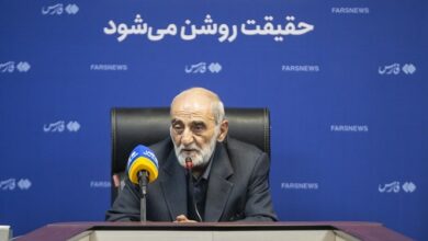 شریعتمداری در نشست با دانشجویان: نفوذیها چهره خودی و شناسنامه غیرخودی دارند