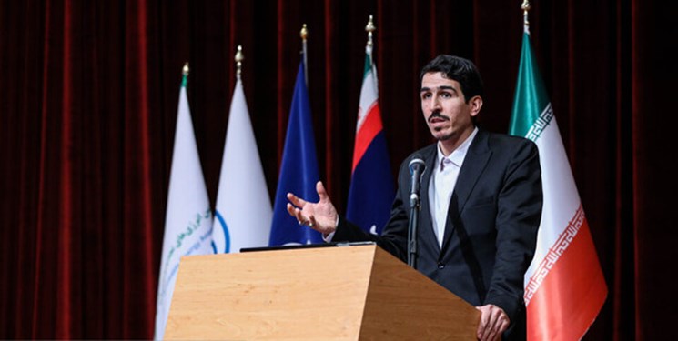 شریعتی در دانشگاه علامه: باید با حفظ قیمتهای فعلی، توزیع بنزین عادلانه شود