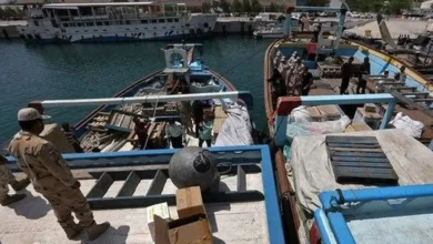 شناور حامل ۲۱۰ هزار لیتر سوخت قاچاق در آبهای جزیره قشم توقیف و ۱۴ قاچاقچی دستگیر شدند