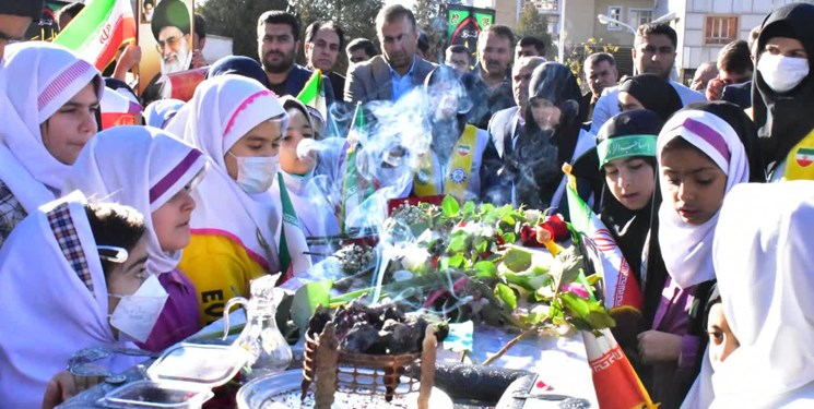 شهدا میهمان دانشآموزان یاسوجی+ تصاویر