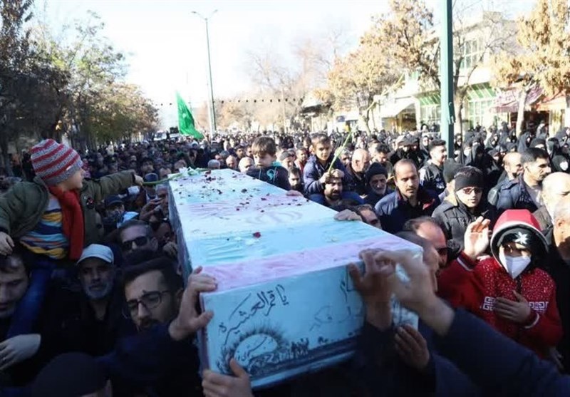 شور فاطمی همدانیها در تشییع شهدای گمنام/ تشییع شهید گمنام در بزرگترین غار آبی جهان + تصاویر و فیلم