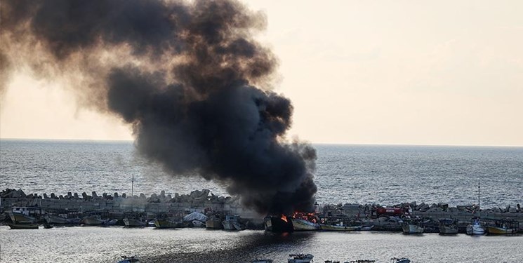 ماهیگیران غزه زیر آتش گلوله دل به دریا میزنند