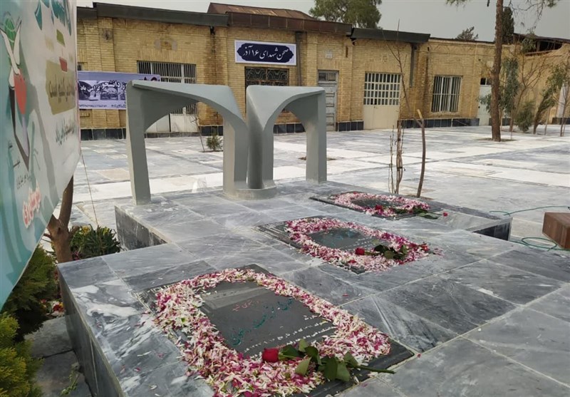 مزار شهدای دانشجوی ۱۶ آذر در شهرری گلباران شد + تصاویر