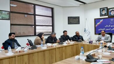 مزه خوشمزه خرما و پسته کرمان زیر دندان هندیها