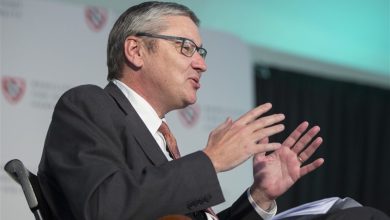 نامه جنجالی دانشجویان اقتصاد هاروارد به “پروفسور منکیو”: اقتصادی که به ما درس میدهید به درد واقعیت نمیخورد + حواشی