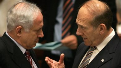 نخستوزیر اسبق اسرائیل خواستار برکناری نتانیاهو شد