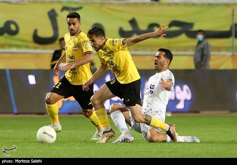 نگاهی به تقابل سپاهان و هوادار؛ استارت زردپوشان برای قهرمانی نیمفصل