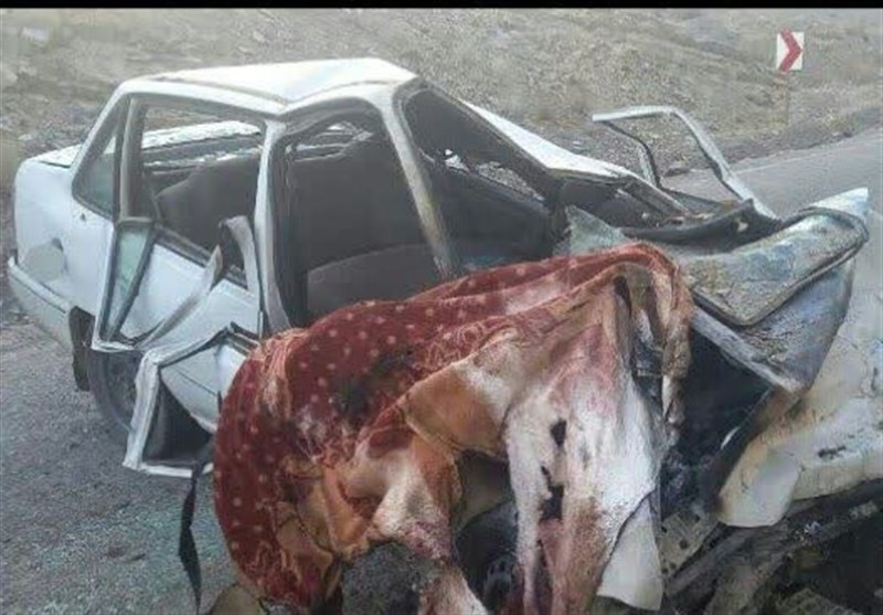 واژگونی پراید در آزادراه اصفهان – شیراز – بیضا یک کشته و 5 مجروح برجا گذاشت