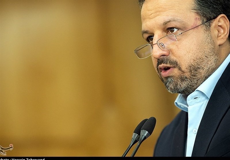 وزیر اقتصاد در پاسخ به تسنیم:انحلال موسسه نور هیچ زیانی متوجه دولت، مردم و بانکی ملی نمی کند