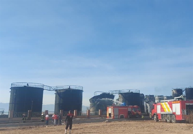 پایان ۴۸ ساعت جدال با آتش در پالایشگاه هیدروکربن بیرجند/ شعلههای آتش خاموش شد + فیلم