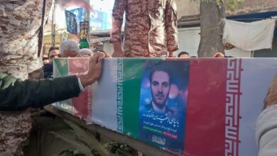 پیکر مطهر شهید «محمدعلی عطایی شورچه» بر روی دستان مردم کنگاور تشییع شد