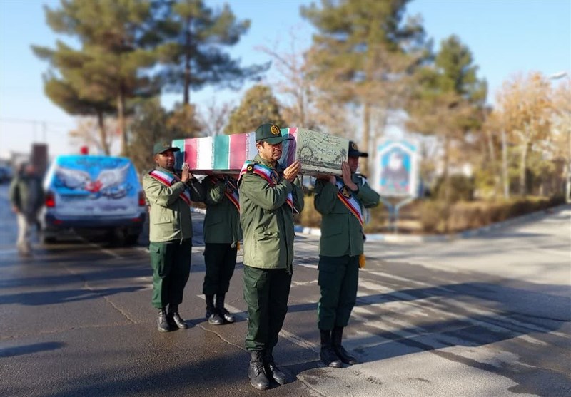 پیکر مطهر شهید گمنام دفاع مقدس در نیشابور تشییع شد + عکس