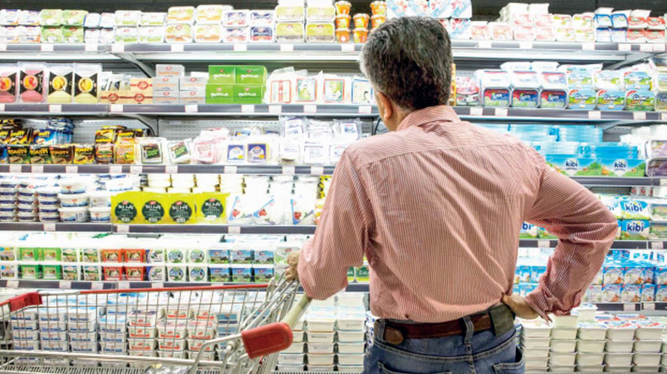 چرا کارخانههای لبنی در تولید 4 قلم کالای لبنیاتی یارانهای کمکاری میکنند