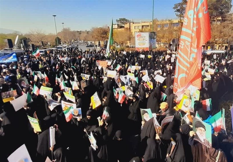 گرامیداشت یومالله 9 دی در استان سمنان؛ مردم بصیر دیار قومس با شکوه به میدان آمدند
