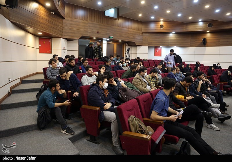 گزارشی از مراسم روز دانشجو در دانشگاه آزاد کردستان/ انتقاد دانشجویان از وضعیت دانشگاه