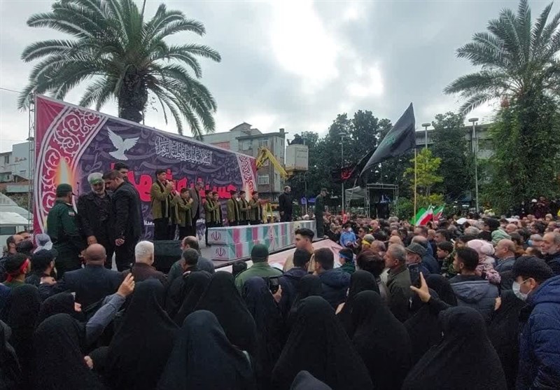 گیلان معطر به عطر لالههای زهرایی شد/ تشییع پیکر مدافع امنیت «حسن بابانیا» در کنار شهدای گمنام + فیلم و تصاویر