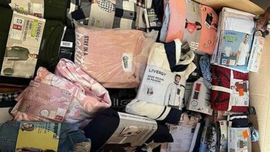 یک تولیدکننده پوشاک: مسئولان در مواجهه با قاچاق هیچ کاری نمیکنند