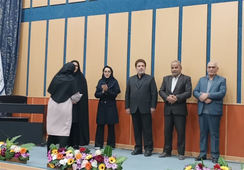 ۴۰ نفر از اساتید و فعالان فرهنگی دانشگاه بیرجند تجلیل شدند