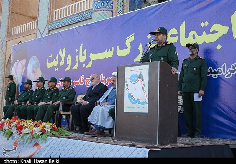 اجتماع بزرگ سرباز ولایت با حضور سربازان پادگان آیتالله خاتمی(ره) یزد برگزار شد