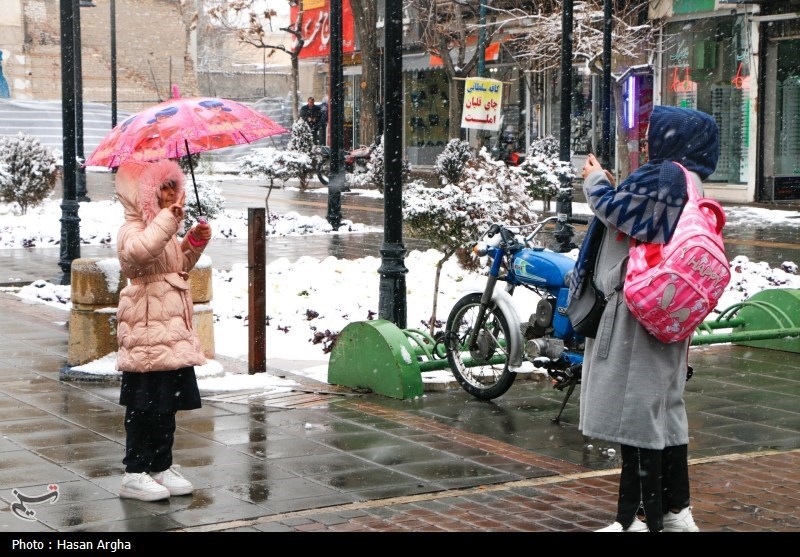 ادارات و بانکهای زنجان پنجشنبه 12بهمن تعطیل شد