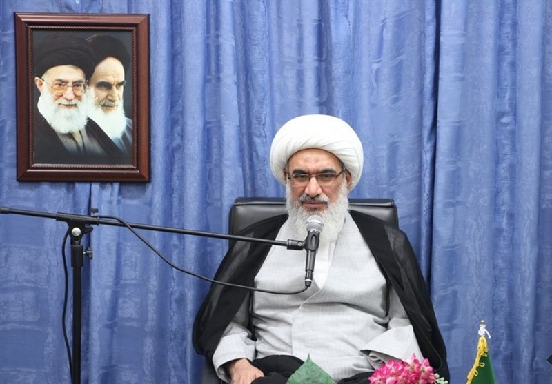 امام جمعه بوشهر: مدیران از نویسندگان حمایت کنند