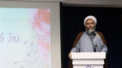 امام جمعه قشم: دشمن به دنبال تقدسزدایی از نقش زن و مادر است