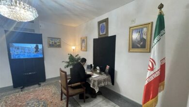 امضای دفتر یادبود شهدای کرمان در سفارتخانههای ایران نزد کشورهای مختلف+عکس