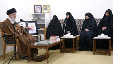 انتشار نخستینبار| خاطره رهبر انقلاب از جلسه عجیب با فرماندهان سپاه و نقل قول حاج قاسم از همسرشان برای حضرت آیتالله خامنهای