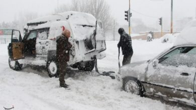 بارش برف و باران در جادههای ۸ استان/ محور اردبیل-آستارا مسدود شد
