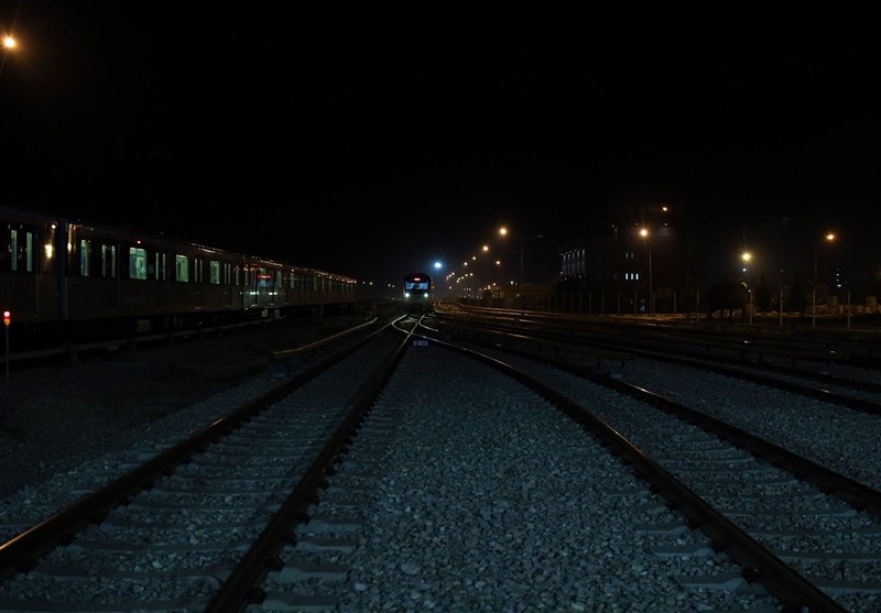 بازدید خبرنگاران از زیست شبانه متروی مشهد/ روشنی شب در عمق تونلهای متروی مشهد + تصاویر