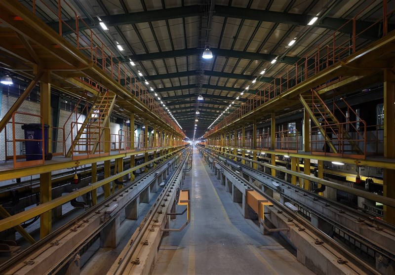 بازدید خبرنگاران از زیست شبانه متروی مشهد/ روشنی شب در عمق تونلهای متروی مشهد + تصاویر