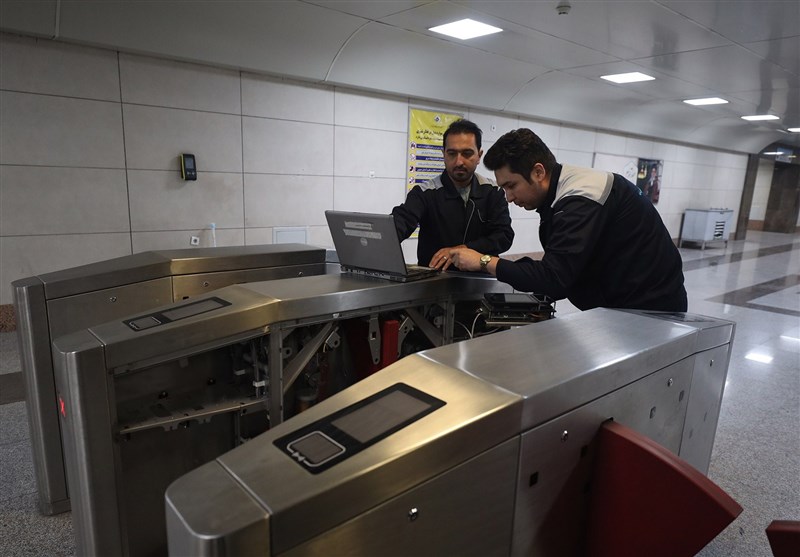 بازدید خبرنگاران از زیست شبانه متروی مشهد/ روشنی شب در عمق تونلهای متروی مشهد + تصاویر