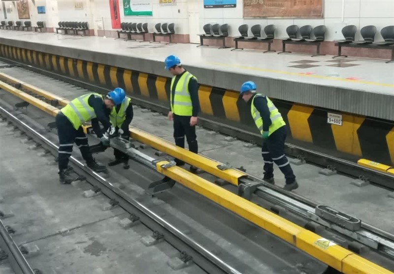 بازدید خبرنگاران از زیست شبانه متروی مشهد/ روشنی شب در عمق تونلهای متروی مشهد + تصاویر