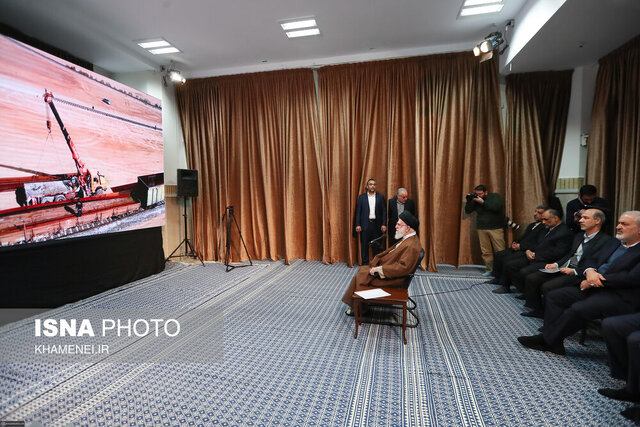 بازدید ۴ ساعته رهبر انقلاب از نمایشگاه توانمندیهای تولید داخل